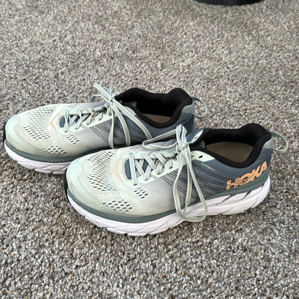 Hoka Clifton 6 ladies size 8w